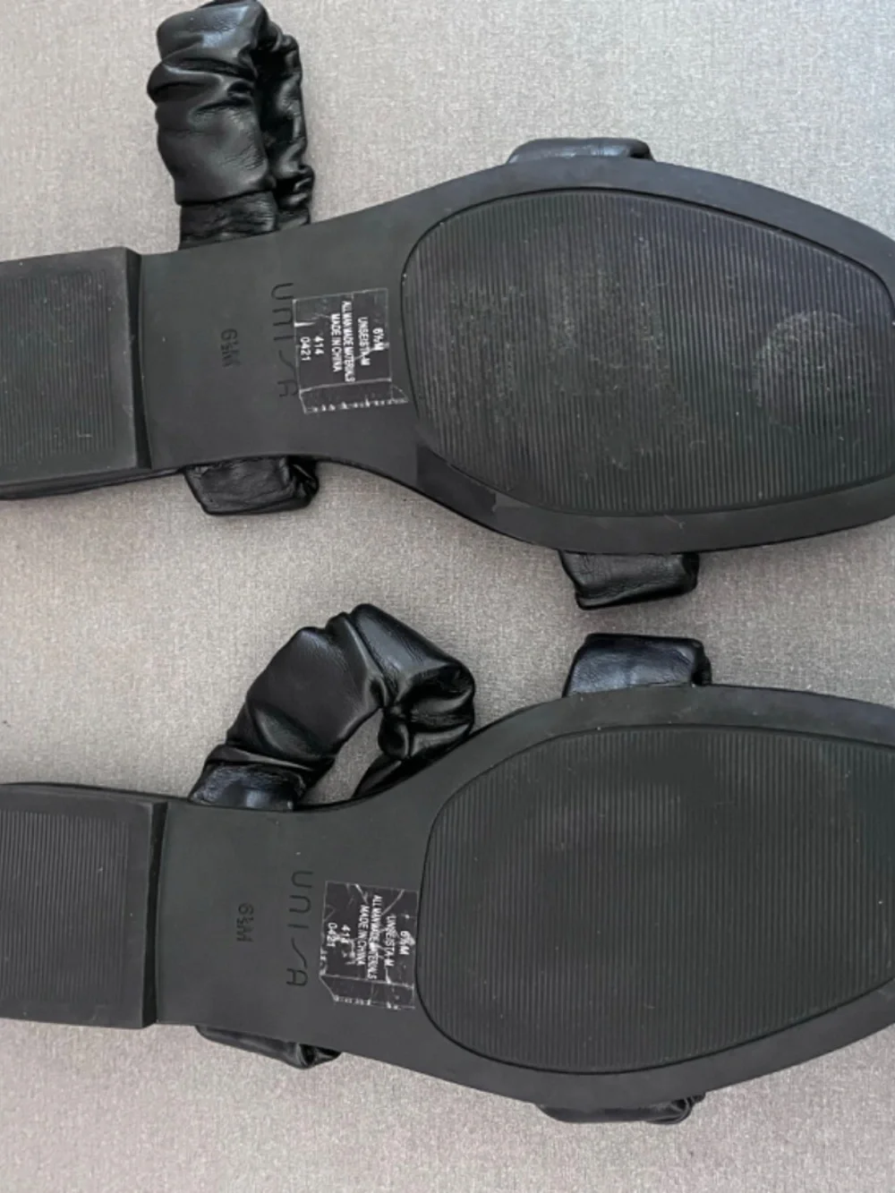 Unisa Black Scrunchie Double-Strapped Slide Sandals, Size 6.5M